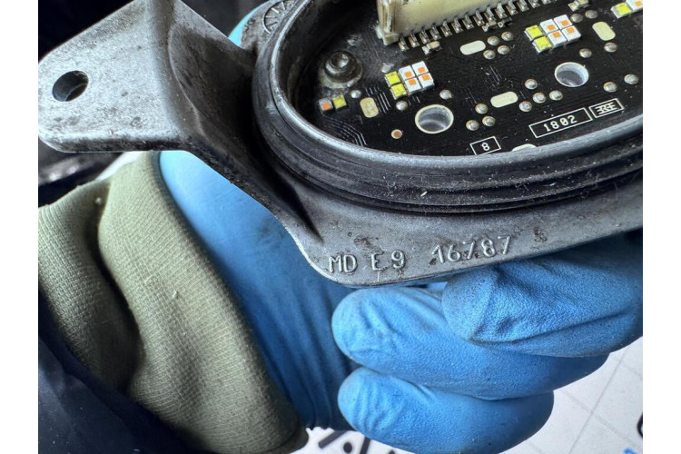 Модуль фары Volvo XC40 90122310