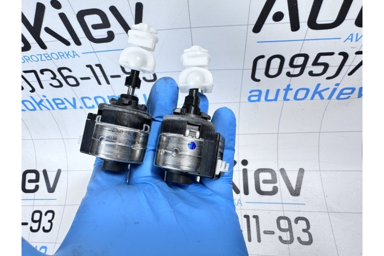 Электродвигатель регулировки фар Volkswagen Touareg II 20010-2018 74862100AC