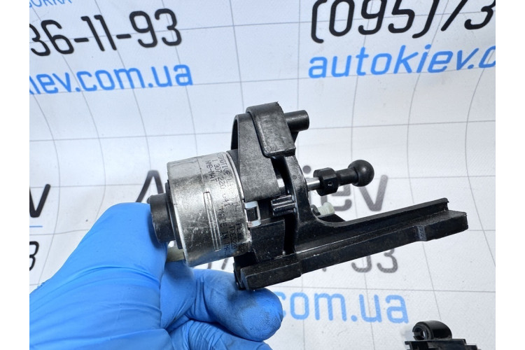 Электродвигатель регулировки фар Audi A4 S4 B8 8K (2008-2015) 1307220041 Электродвигатель регулировки фар Audi A4 S4 B8 8K (2008-2015) 1307220041