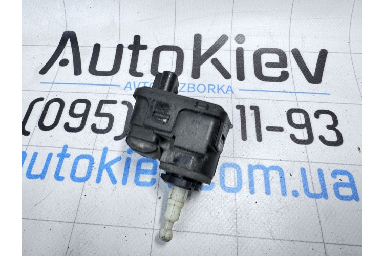 Коректор фари Opel Omega B1 (1994-1999) GM90492832 Коректор фари Opel Omega B1 (1994-1999) GM90492832
