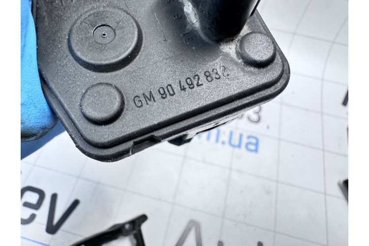 Коректор фари Opel Omega B1 (1994-1999) GM90492832 Коректор фари Opel Omega B1 (1994-1999) GM90492832