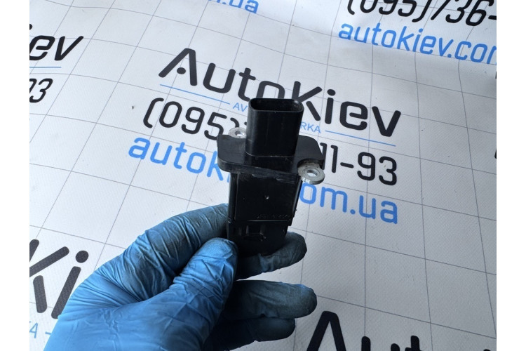 Датчик потоку (витрати повітря, витратомір M.A.F. - (Mass Airflow)) Ford Mondeo MK IV (2007-2014) 12B579AA