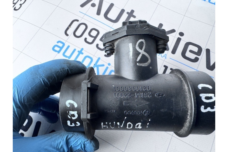 Датчик потоку (витрати повітря, витратомір M.A.F. - (Mass Airflow)) Hyundai Accent (1995-2002) 2816422060