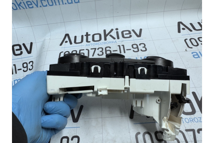 Блок управления режимами отопления/кондиционирования Mercedes-Benz W169 2004-2012 A1698301985