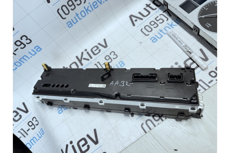 Спидометр / приборная панель Toyota Prius 2009-2015 838005CR10