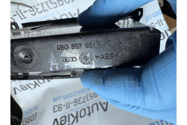 Попільничка передня Audi A6 [C5] 1997-2004 4B0857951F