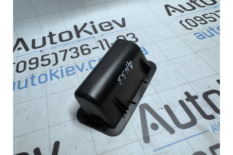 Ручка закрытия багажника внутренняя Tesla Model S 2012-2016 100926200C