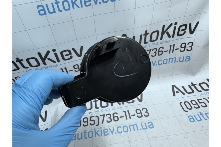 Підсклянник Land Rover Discovery 3 2004-2009 04B2029RA9