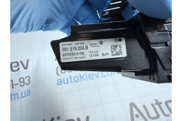 Годинник Volkswagen Passat B7 2011-2015 561919204B Годинник Volkswagen Passat B7 2011-2015 561919204B