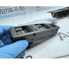 Панель (накладка блоку керування склопідйомником передня ліва) Volkswagen Golf VI 2009-2013