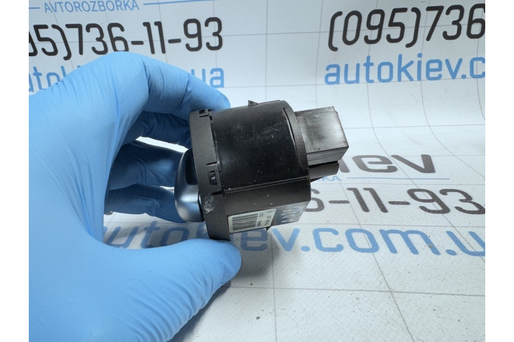 Перемикач світла фар на "торпедо" Volkswagen Passat B7 2011-2015 3C8941431A Перемикач світла фар на "торпедо" Volkswagen Passat B7 2011-2015 3C8941431A
