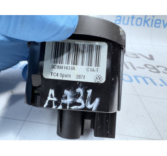 Перемикач світла фар на "торпедо" Volkswagen Passat B7 2011-2015