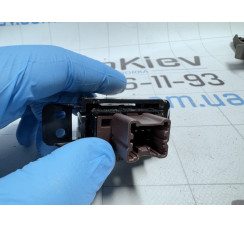 Перемикач підігріву сидінь Nissan Leaf I 2010-2017