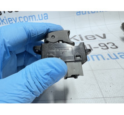 Кнопка стеклоподъемника Hyundai i20 2008-2014