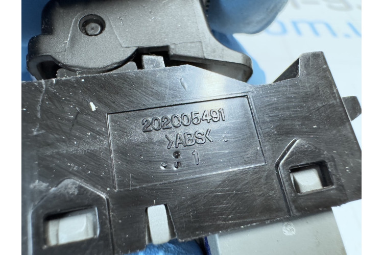 Кнопка стеклоподъемника Hyundai i20 2008-2014 202005491 Кнопка стеклоподъемника Hyundai i20 2008-2014 202005491