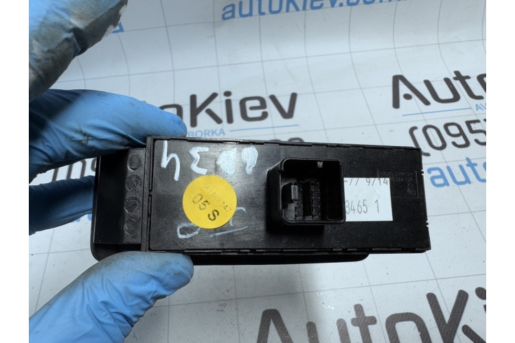 Кнопковий блок керування склопідйомником передній лівий Volkswagen Passat B6 2005-2010 1K4959857B Кнопковий блок керування склопідйомником передній лівий Volkswagen Passat B6 2005-2010 1K4959857B