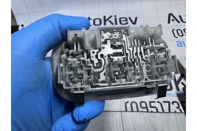 Плафон освітлення салону Citroen C5 2008-2017 9680713880