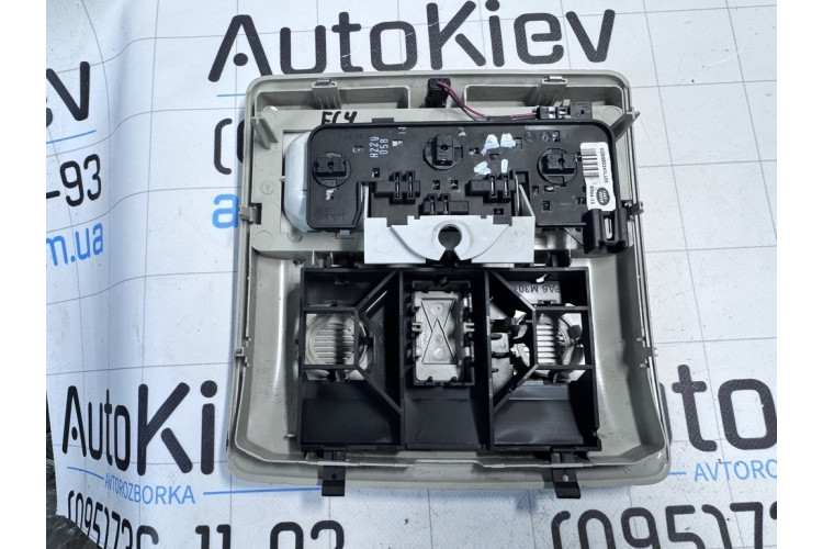 Плафон освещения салона Land Rover Discovery 3 2004-2009 XDE500341LUM