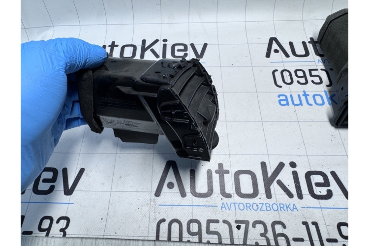 Дефлектор салона Nissan Leaf I 2010-2017 687613NA0A