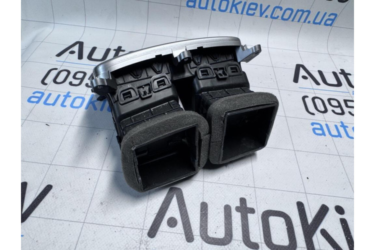 Задний центральный дефлектор Kia Sportage 2016-2021 97040F1000