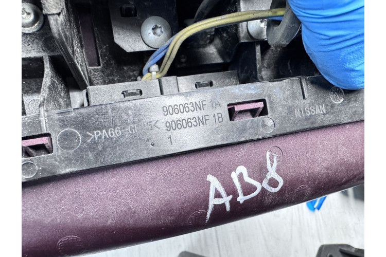 Кнопка відкриття багажника / камера заднього виду Nissan Leaf I 2010-2017 906063NF1A Кнопка відкриття багажника / камера заднього виду Nissan Leaf I 2010-2017 906063NF1A