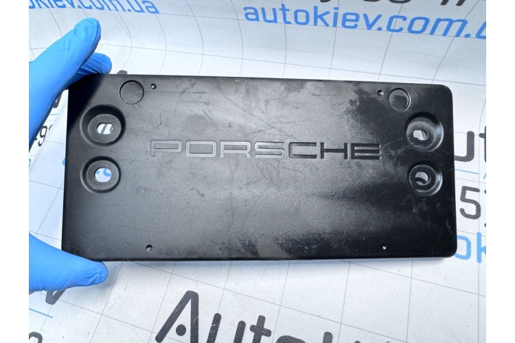 Рамка переднього номерного знака Porsche Cayenne 2010-2017 7P5807287H