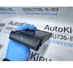 Підстаканник на панелі приладів Audi A6 S6 C5 4B 1997-2004