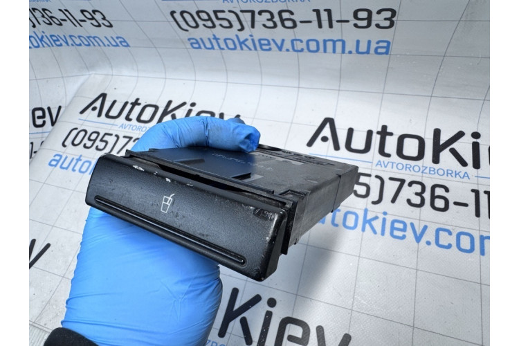 Подстаканник на приборной панели Audi A6 S6 C5 4B 1997-2004 4B0862534D