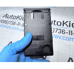 Підстаканник на панелі приладів Audi A6 S6 C5 4B 1997-2004