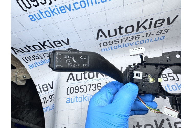 Перемикач підрульовий, в зборі Volkswagen Golf VI 2009-2013 5K0953513M