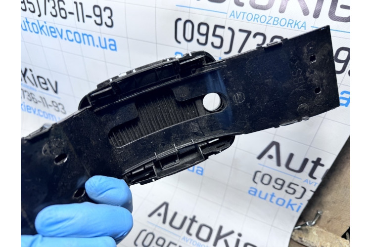 Рамка селектора КПП Volkswagen Passat B5 2000-2005 3B0713111L Рамка селектора КПП Volkswagen Passat B5 2000-2005 3B0713111L