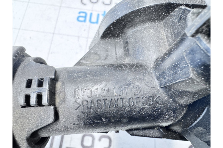 Штуцер системи охолодження Audi A8 S8 D4 4H 2010-2017 079121137K Штуцер системи охолодження Audi A8 S8 D4 4H 2010-2017 079121137K