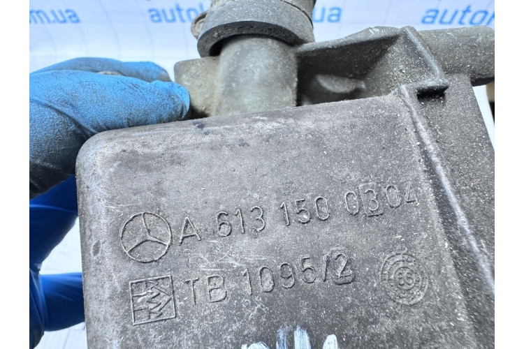 Нагрівач охолоджуючої рідини Mercedes-Benz S W220 1998-2005 A6131500304 Нагрівач охолоджуючої рідини Mercedes-Benz S W220 1998-2005 A6131500304