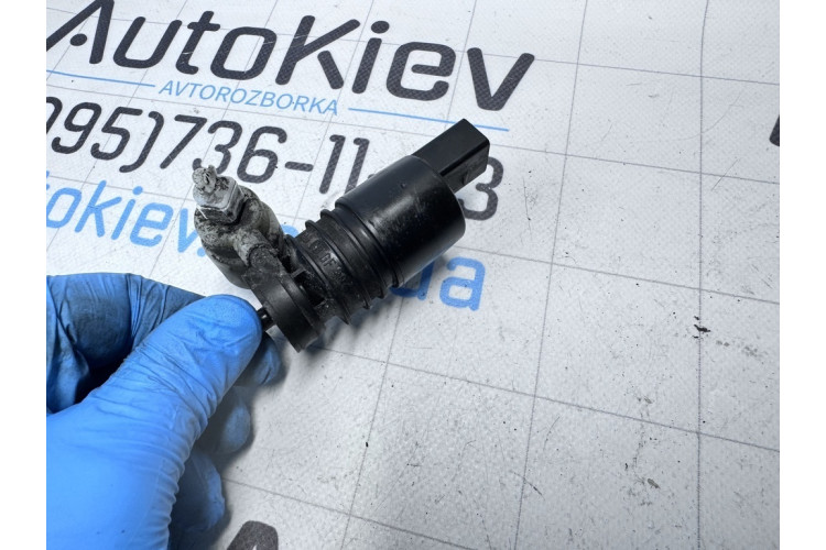 Насос омивача скла, перед/зад Volkswagen Passat B6 2005-2010 1K6955651 Насос омивача скла, перед/зад Volkswagen Passat B6 2005-2010 1K6955651