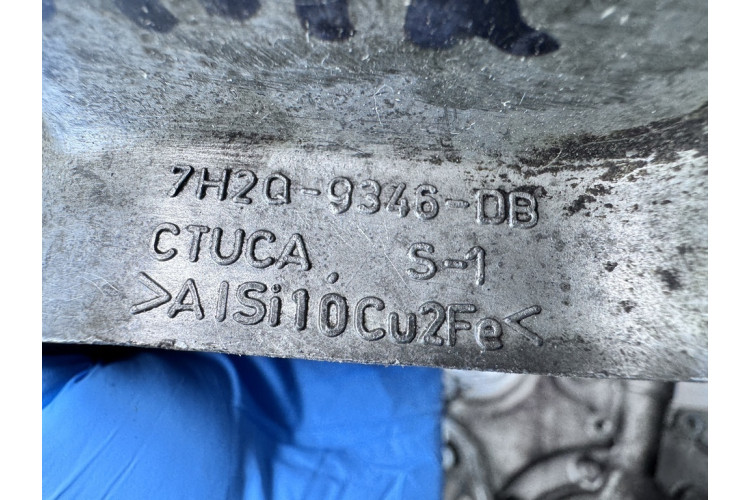 Кронштейн/крепление топливного насоса Land Rover Range Rover Sport 2005-2012 7H2Q9346DB