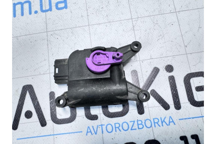 Привід заслінки печі Audi A4 B6 2000-2004 8E1820511A Привід заслінки печі Audi A4 B6 2000-2004 8E1820511A