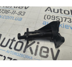 Кронштейн крепления боковой панели багажника Mercedes-Benz W169 2004-2012