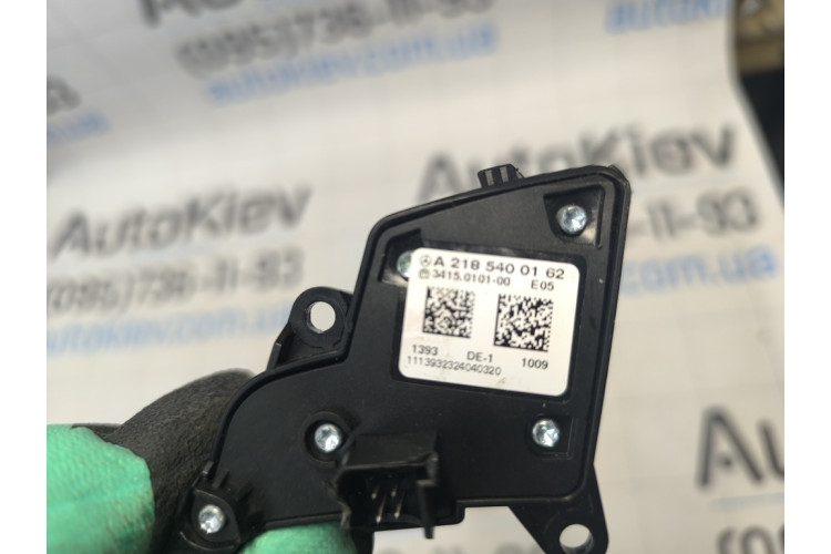 Кнопки управления на руле Mercedes-Benz W212 2009-2016 A2185400162
