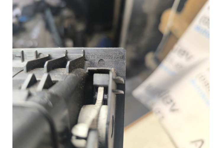 Дефлектор салону Ford Mondeo III 2000-2007 4S71A018B09