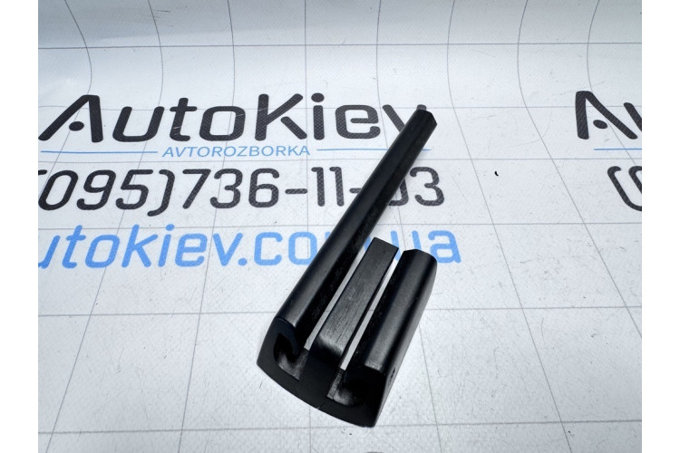 Кришка направляючої сидіння Tesla Model S 2012-2016 100838700 Кришка направляючої сидіння Tesla Model S 2012-2016 100838700