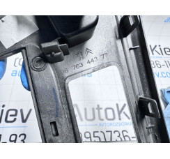 Центральна консоль / рамка панелі приладів Citroen C-Elysee 2016-2024