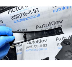 Накладка центральної стійки Tesla Model S 2012-2016