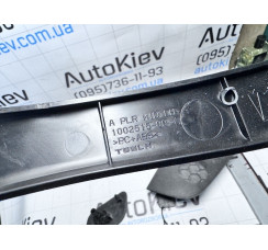 Накладка центральної стійки Tesla Model S 2012-2016