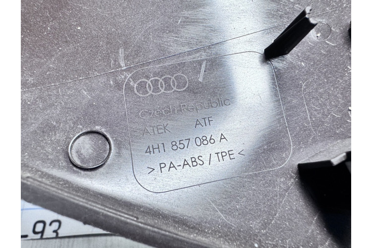 Боковой элемент панели приборов Audi A8 [4H] 2010-2017 4H1857086A