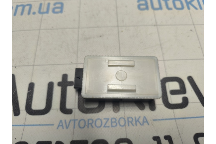 Блок/модуль контроля давления в шинах Tesla Model S 2012-2017 40398036 Блок/модуль контроля давления в шинах Tesla Model S 2012-2017 40398036