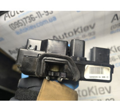 Замок задніх дверей Tesla Model S 2012-2017