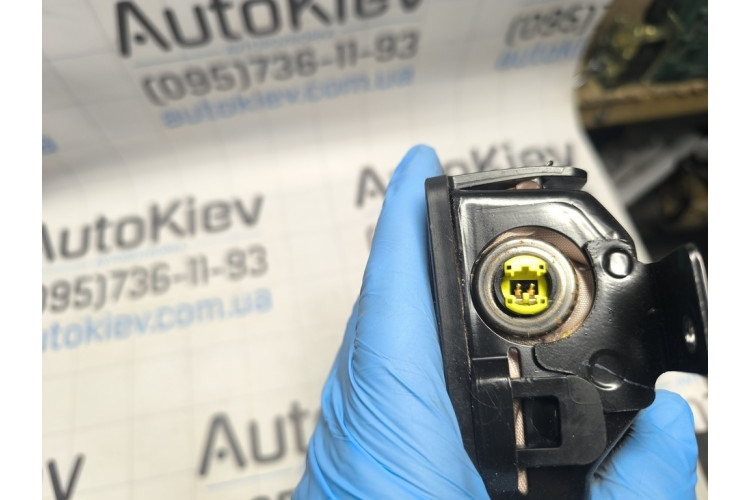 Подушка безопасности Tesla Model S 2012-2017 100525900E