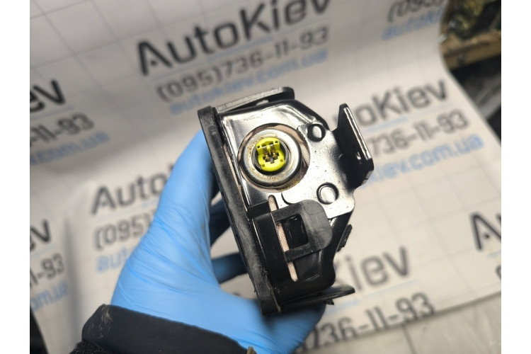 Подушка безпеки Tesla Model S 2012-2017 100526000F