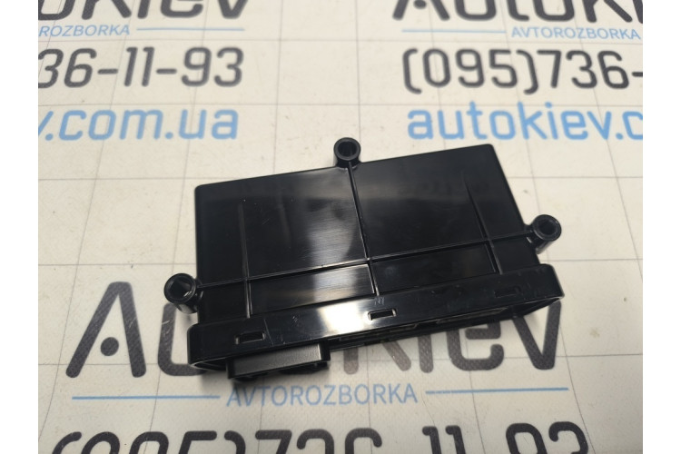 Контроллер/модуль двери Tesla Model S 2012-2017 100310100C Контроллер/модуль двери Tesla Model S 2012-2017 100310100C