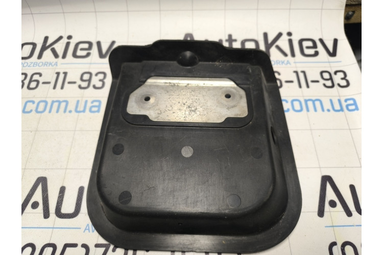 Накладка замка капота Tesla Model S 2012-2017 100589200B